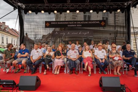 Povorka ob dnevih narodnih noš in oblačilne dedščine (26)
